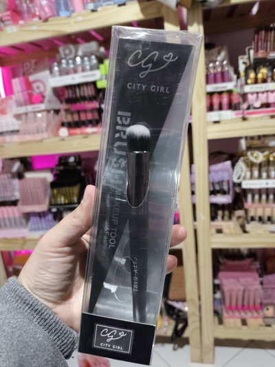 1 unidad brocha corrector city girl
