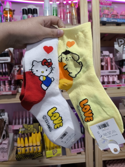 promo 2 pares de medias largas Sanrio 