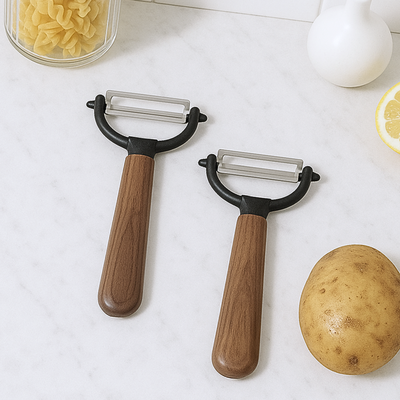 Pela papa con mango simil madera.