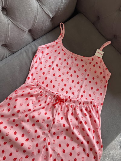 pijama angelita rosa frutillas rojas