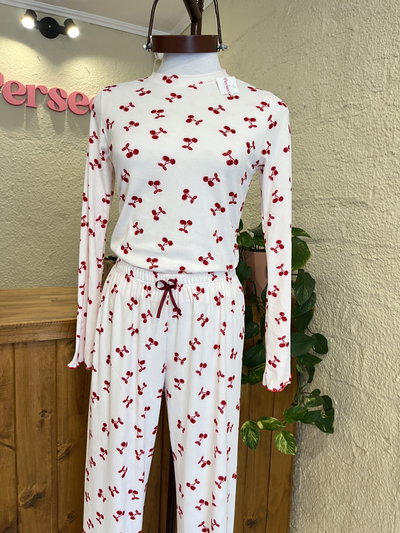 pijama angelita blanco cerezas rojas 