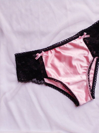 Bombi Gothic Rosa ୨ৎ