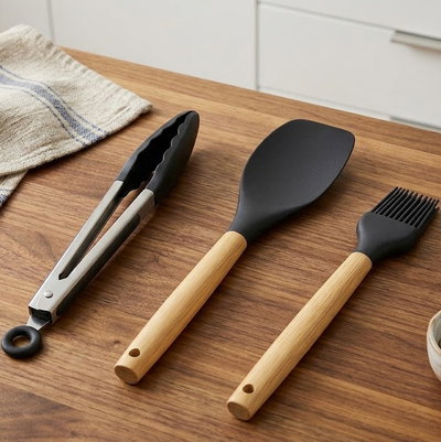 Juego de Utensilios de Silicona con Mango Estilo Madera (3 Piezas)
