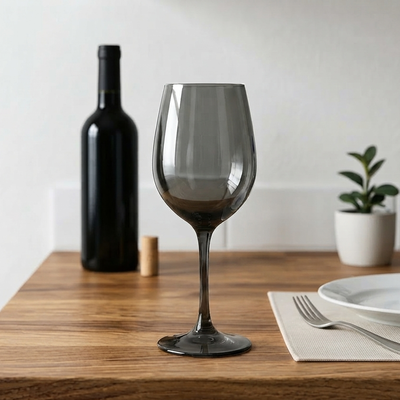 Set de Copas de Vino en Vidrio Negro (6 Unidades)