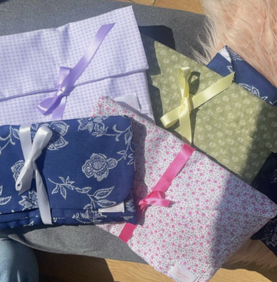 Cubre libro - sobre Lazo lila