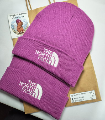 Gorro Beanie de Lana Premium – Magenta "Winter Chill"