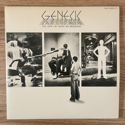 Genesis – The Lamb Lies Down on Broadway