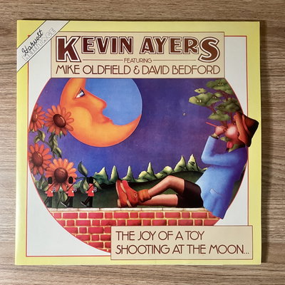 Kevin Ayers – The Joy of a Toy / Shooting at the Moon