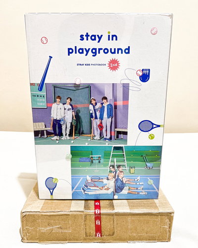STRAY KIDS - 2nd PHOTOBOOK (STAY IN PLAYGROUND) - Leer descripción