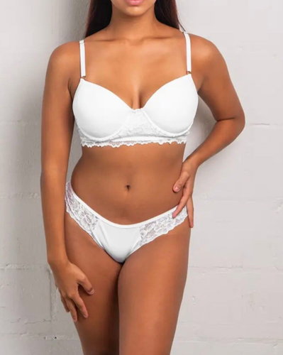 conjunto tasa soft con detalle en encaje