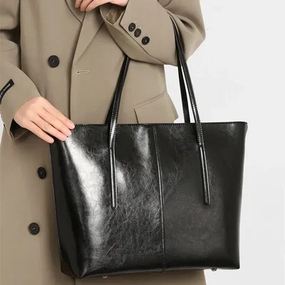 Cartera Dakota
