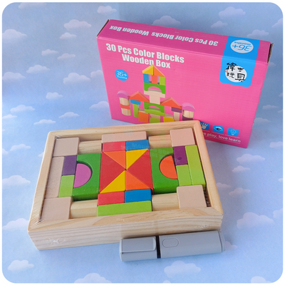 Caja con 30 Bloques de Construcción de Madera