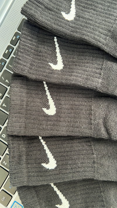 PAR DE MEDIAS TENIS ALGODÓN NIKE NEGRAS - ABARCAN DEL 35 AL 42/43 -