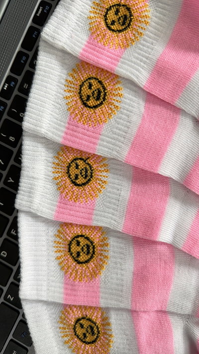 NIÑOS - PAR DE MEDIAS TENIS ALGODÓN RAYADAS ROSA SOL DE MAYO ( ABARCAN HASTA UN TALLE 34 )