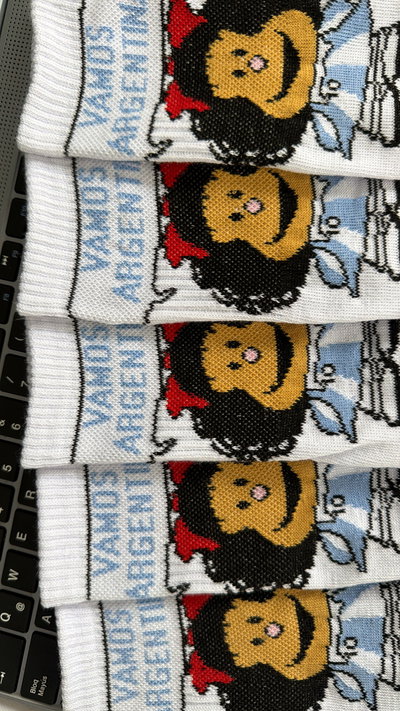 PAR DE MEDIAS TENIS ALGODÓN MAFALDA ARGENTINA - - ABARCAN DEL 35 AL 42/43 -