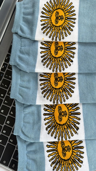 PAR DE SOQUETES ALGODÓN SOL DE MAYO - ABARCAN DEL 35 AL 42/43 - 