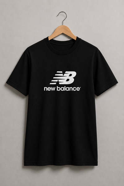 REMERA NEW BALANCE ALGODÓN PEINADO 24.1  CON TAPA COSTURA - ESTAMPA DTF