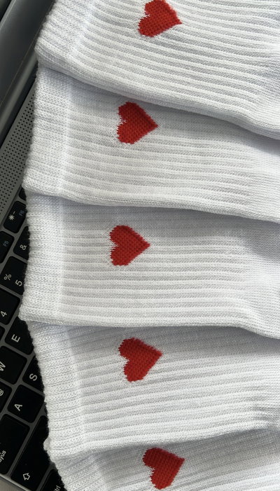 PAR DE MEDIAS TENIS ALGODÓN BLANCAS CORAZÓN ABARCAN DESDE 35 A 42/43