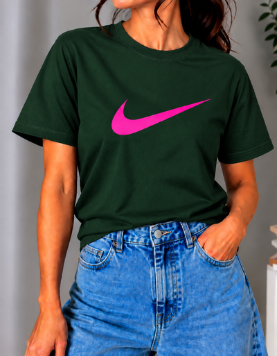 REMERA VERDE INGLES PIPA FUCSIA ALGODÓN PEINADO 24.1 - ESTAMPA DTF