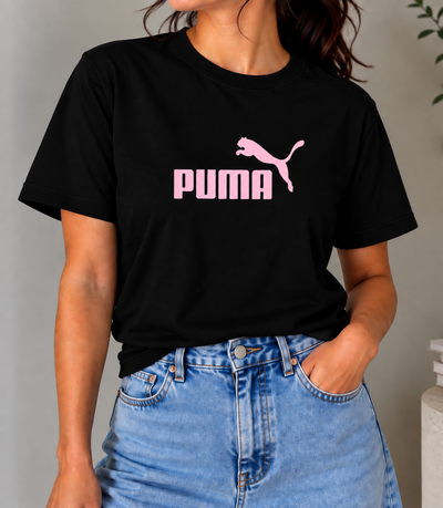 Remera Clásica Unisex Negra Puma Rosa - Algodón Peinado 24.1