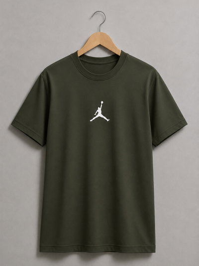 REMERA VERDE MILITAR JORDAN ALGODÓN PEINADO 24.1 - ESTAMPA DTF