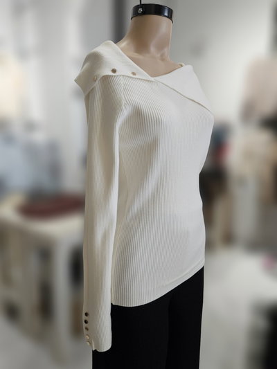 D50030 Sweater cuello abierto botones