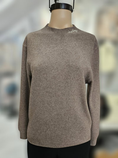 EL8888 Sweater cuello bordado