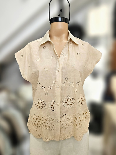 TY001 Camisa flor calado