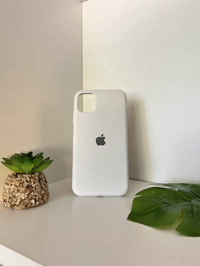 (15)  Silicon case iPhone 11