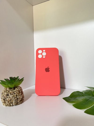 (4)  Silicon case iPhone 12 Pro 