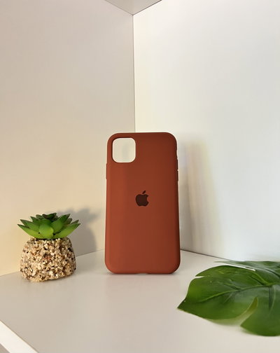 (5)  Silicon case iPhone 11