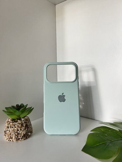 (9) Silicon case iPhone 17 Pro