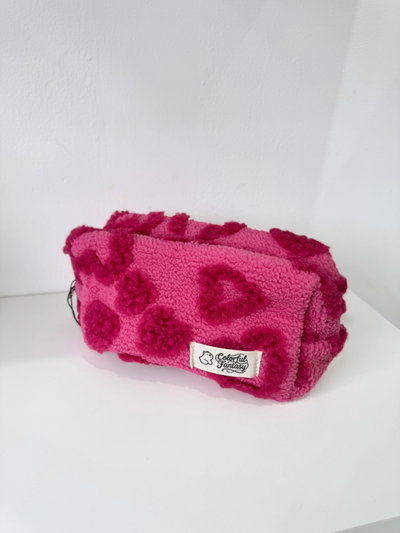 NECESSER FLUFFY FUCSIA