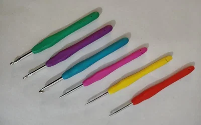 AGUJA CROCHET CON MANGO DE SILICONA POR UNIDAD