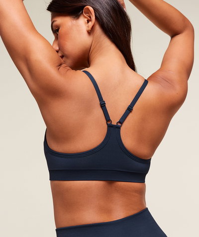 Everyday Seamless Racerback Sports Bra Navy