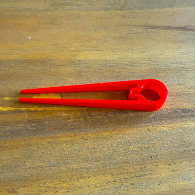Pinza Roja Pequeña 10cm