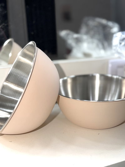 Bowl de acero rosa mediano