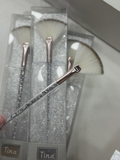 Brocha abanico con glitter