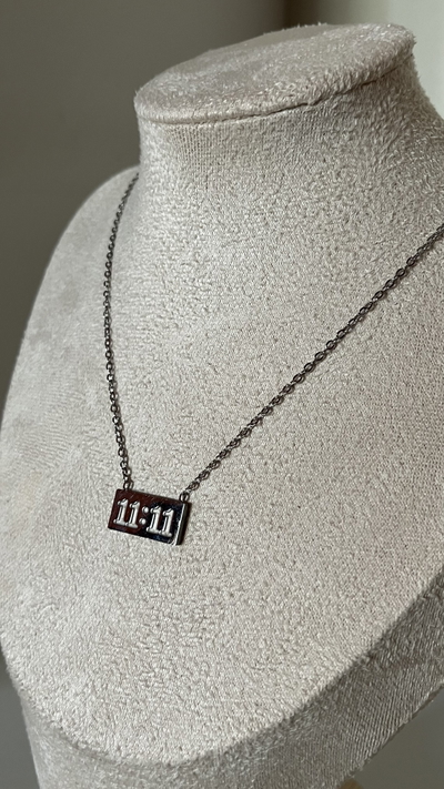 Collar 11:11 Chapita