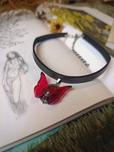 choker mariposa
