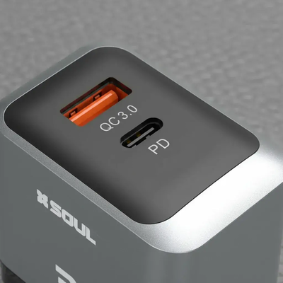 Cargador Silver Soul 35w Gan USB-C PD + USB-A QC 3.0