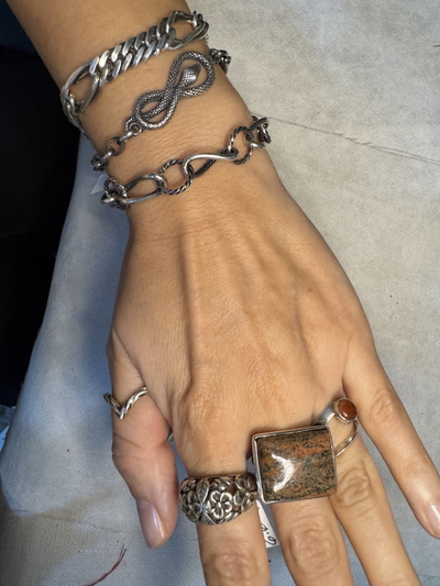 Anillo Unakita