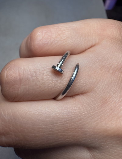 Anillo Un Clavo