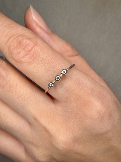 Anillo hilo Bolitas