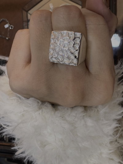 Anillo Cuadrado Huella