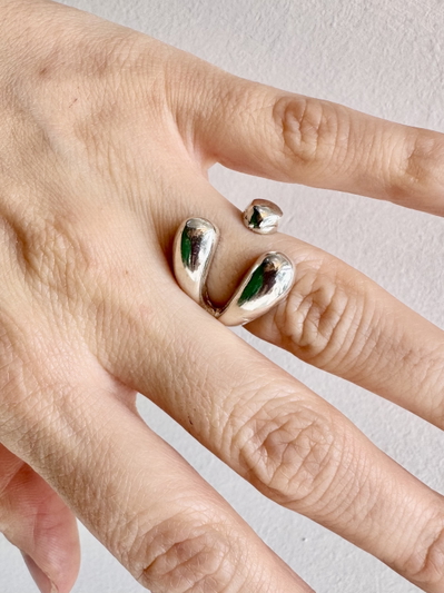 Anillo Triada