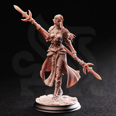 Ninera Glynvari – Espada de la Luna Creciente
