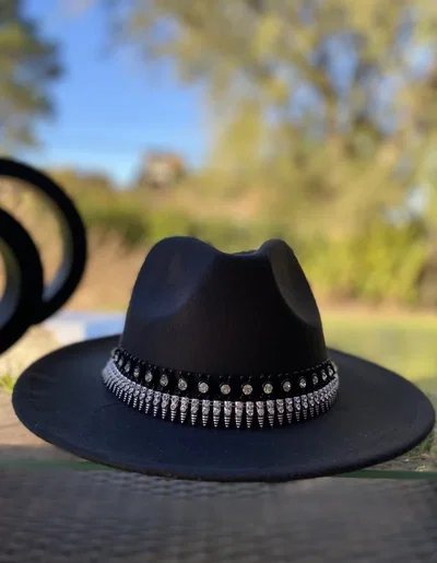 Sombrero lary