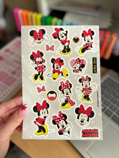 Plancha de stickers Minnie roja