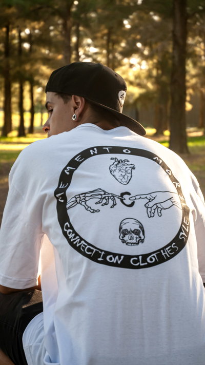 Remera MEMENTO MORI blanca